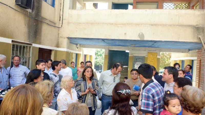 Lucía recorrió el barrio 920 Viviendas