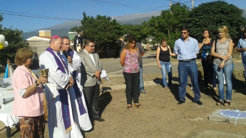 Jalil en la entronización de la piedra fundacional de la capilla San Martín de Porres