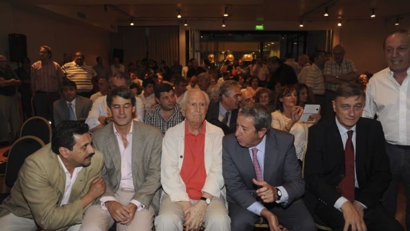 Radicales catamarqueños en el cierre del GEN nacional