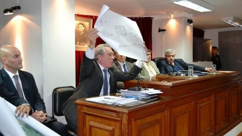 Extensa interpelación al ministro de Obras Públicas