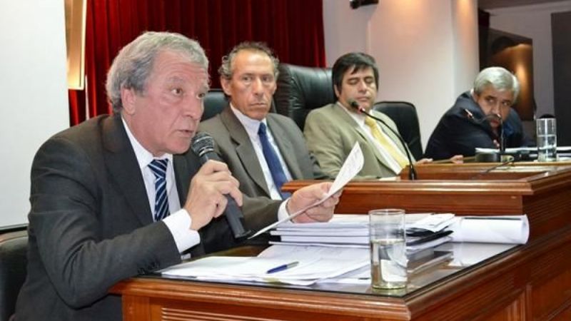 Extensa interpelación al ministro de Obras Públicas