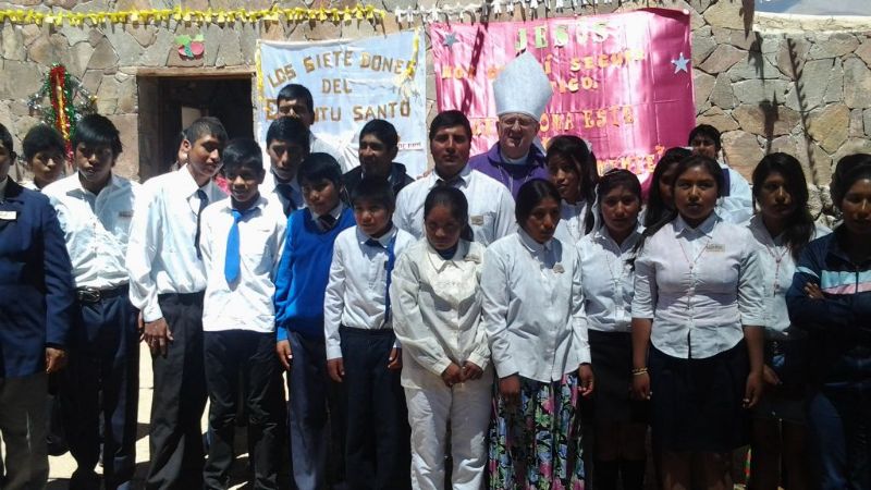 El Obispo confirmó a 22 personas en la localidad puñena de Laguna Blanca