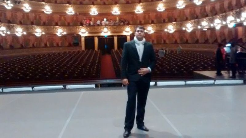 El tenor catamarqueño Nicolás Romero ingresó al Instituto del Teatro Colón