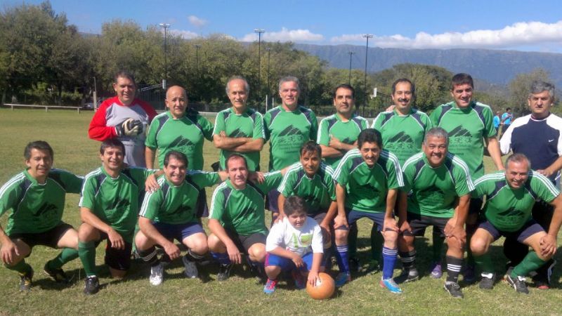 La Interprofesional juega en la Sénior; mañana define en la Maxi