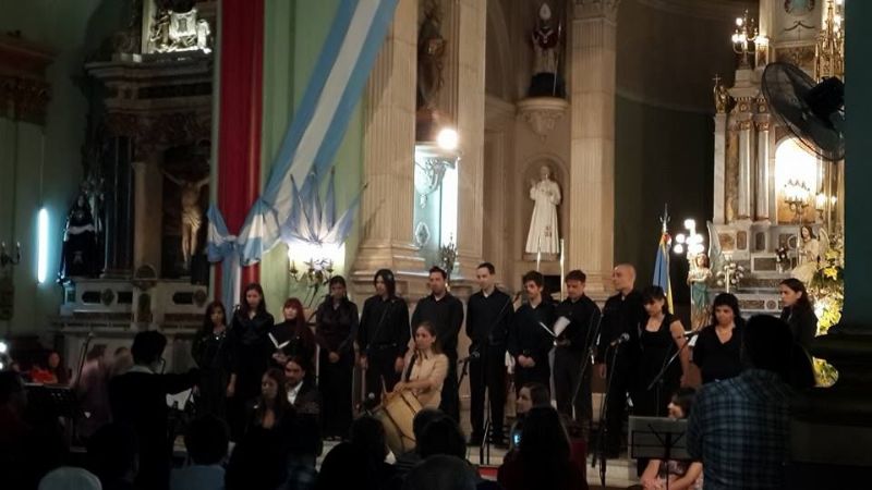 Noche de gala junto a la Madre del Valle