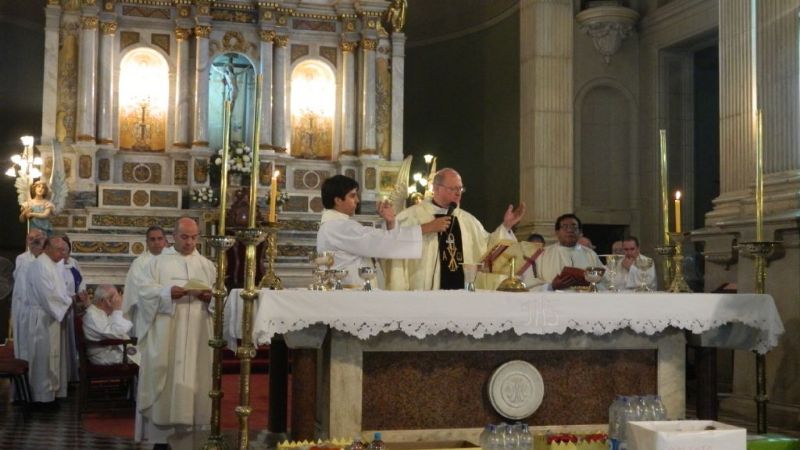 Los Pbros. Julio Quiroga del Pino y Dardo Olivera dieron gracias por los 25 años de sacerdocio