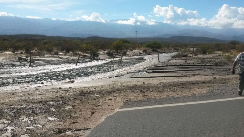Las crecidas en los ríos dañaron columnas y dejó sin energía a Santa María