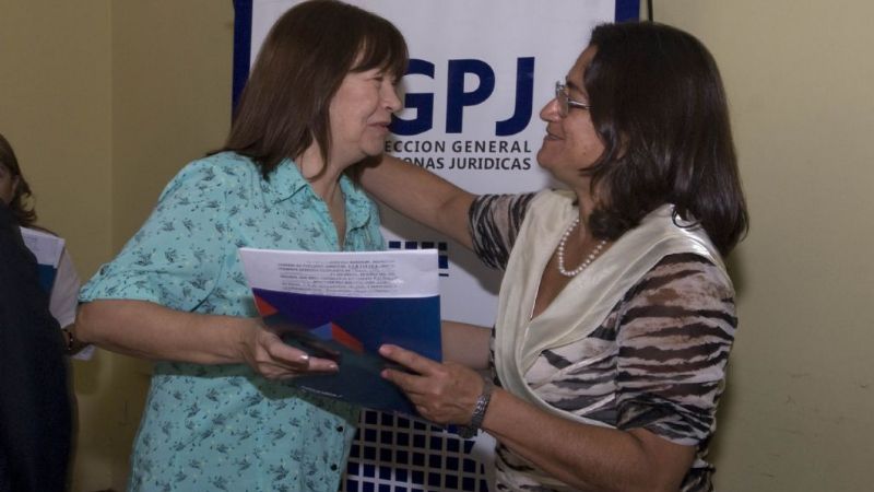 Decretos de Personería Jurídica a instituciones de Capital y el interior provincial