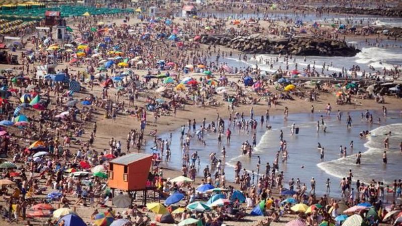 En la Costa prevén que en la segunda quincena también habrá menos turistas