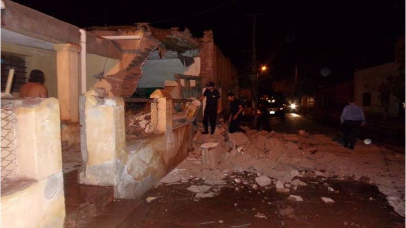 Por la lluvia, se derrumbó parte de una vivienda en Tinogasta
