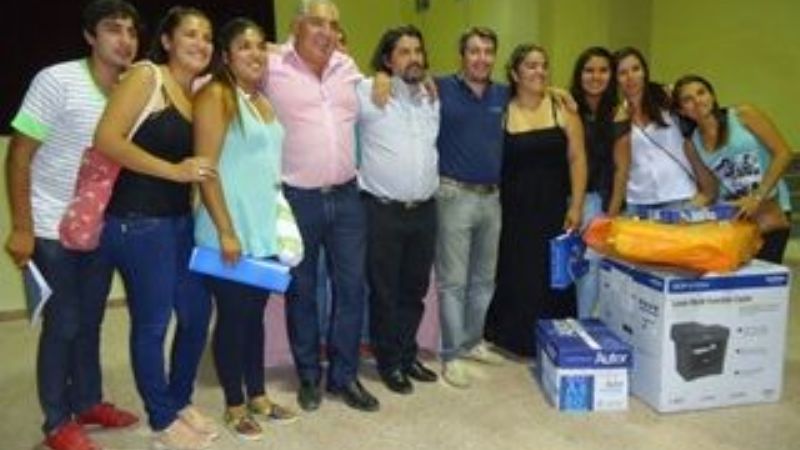 Entregan de elementos al IES Andalgalá