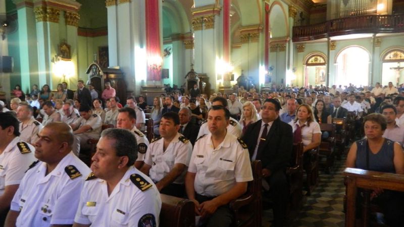 Las fuerzas de seguridad rindieron honores a la Madre del Valle