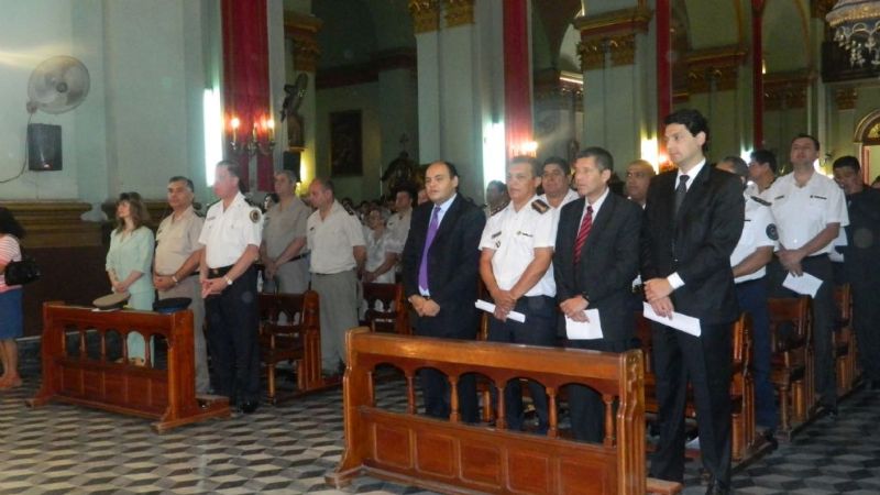 Las fuerzas de seguridad rindieron honores a la Madre del Valle