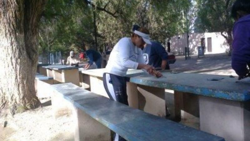 Manos Solidarias siguen mejorando el camping