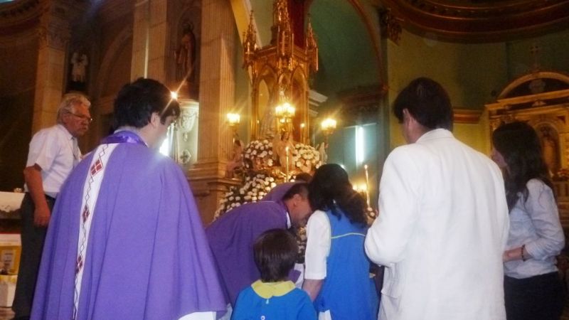 Trabajadores de la Educación rindieron honores a la Madre del Valle