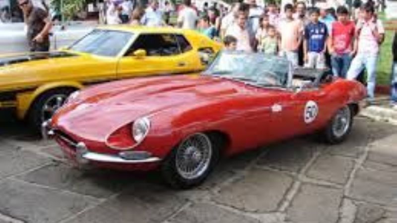 Exposición de Vehículos Clásicos y Antiguos