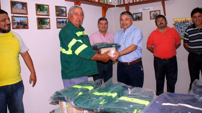 Vialidad Provincial Catamarca entregó indumentaria a su personal