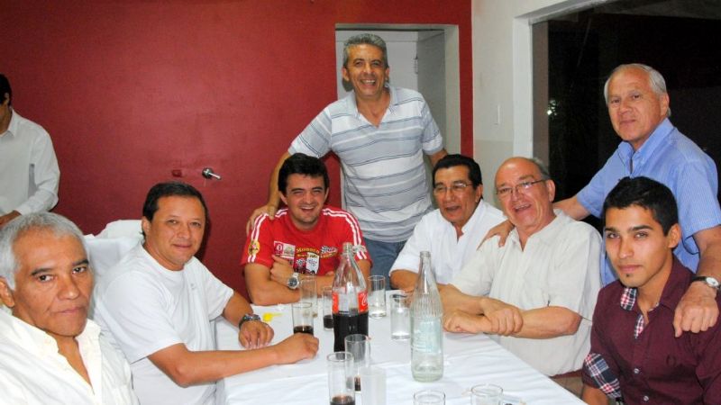 Certificados a miembros del Club “Autos de Época”