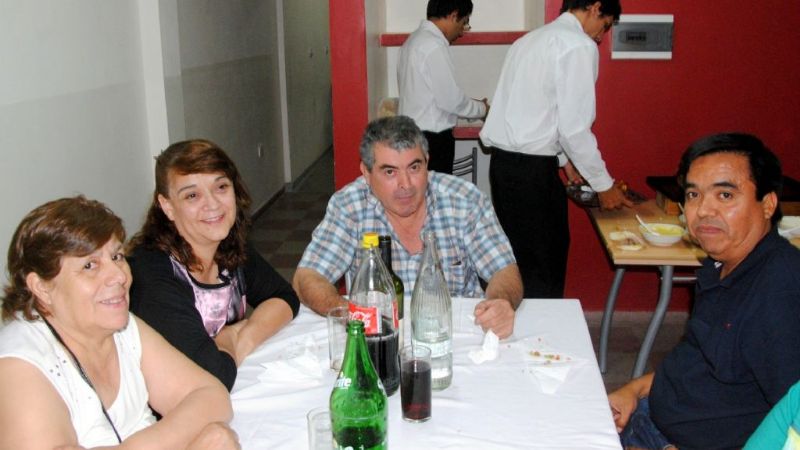 Certificados a miembros del Club “Autos de Época”