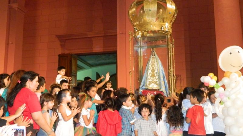 Colorido y emotivo cierre del Año de la Niñez y Adolescencia en el Paseo de la Fe