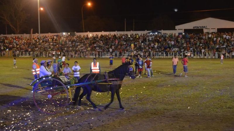 Los Palmareños cerraron a pura fiesta la Doma y Folclore 2014