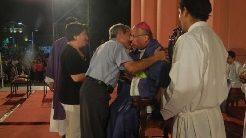 Matrimonios renovaron sus votos  ante la Madre del Valle