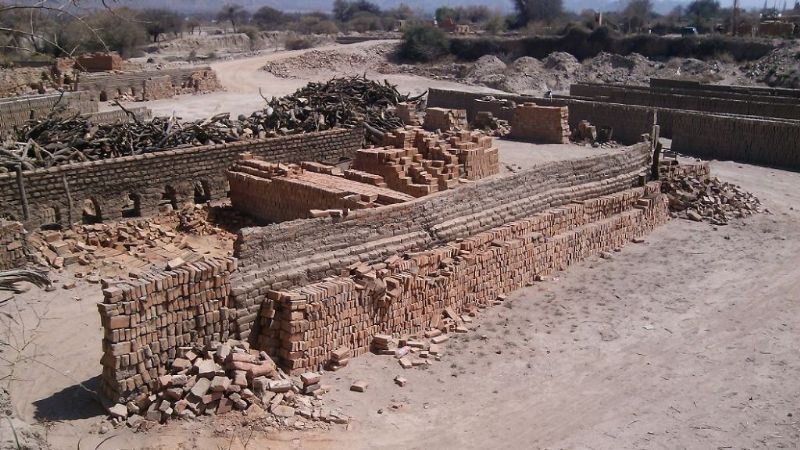 En Catamarca, la producción ladrillera es artesanal y de economía familiar
