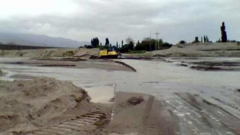 “Mucha precaución” al cruzar los ríos Villa Vil y Los Nacimientos