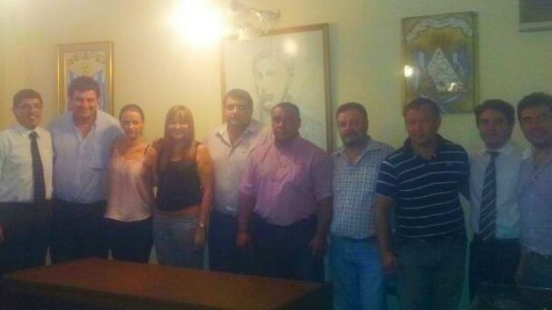 La diputada Myrian Juárez con concejales chacareros