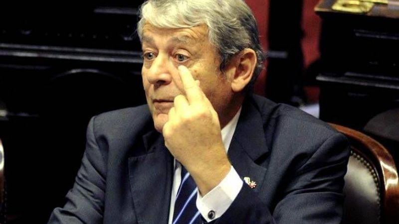 Acusan de "desestabilizadores" a Barrionuevo y a su esposa