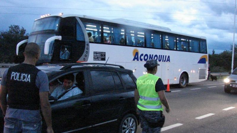 Operativo de control en la cuestecilla de El Portezuelo