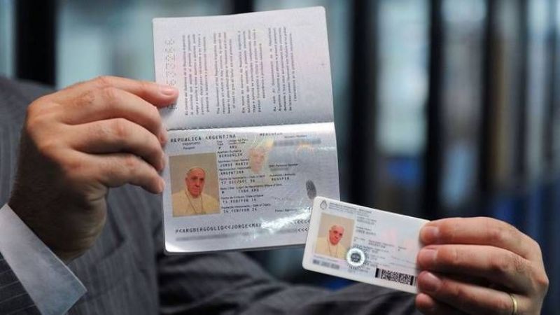 El Papa tramitó nuevo DNI y pasaporte argentino