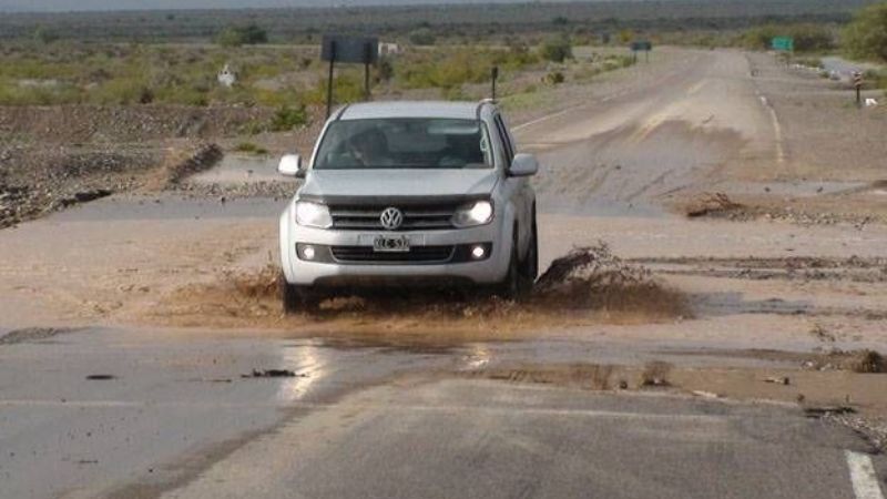 Advierten por calzadas húmedas y aumento de caudal en cruce de badenes