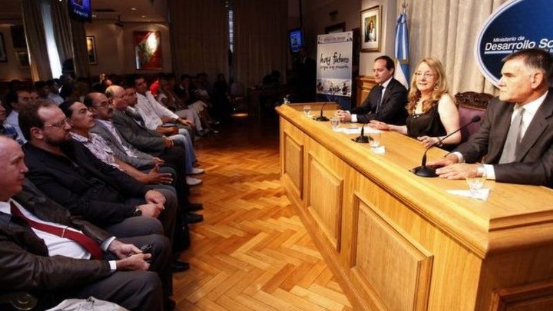Brumec en presentación  de los Juegos “Evita 2014”
