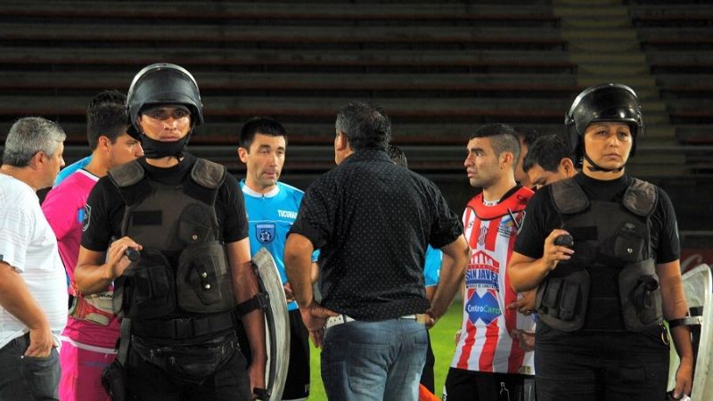 En medio de un escándalo se suspendió Villa Cubas-Aconquija