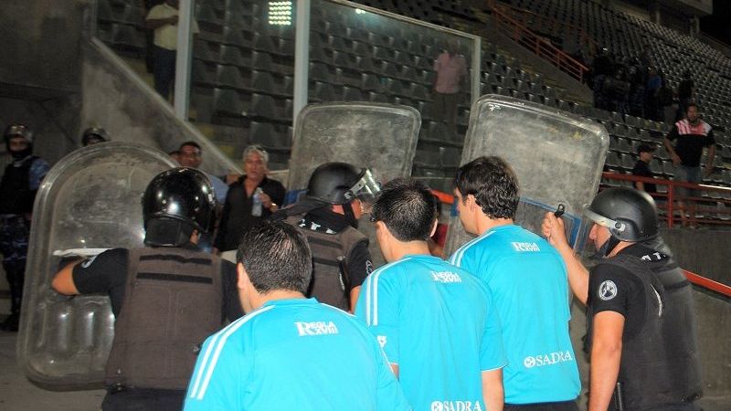 En medio de un escándalo se suspendió Villa Cubas-Aconquija