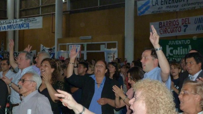 Legisladores oficialistas en duda para la reunión con Mera