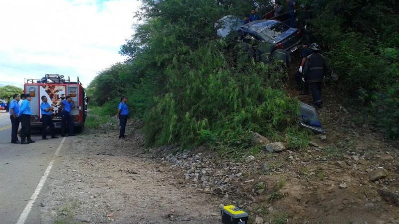 Tras un vuelco, murió en la ruta 1