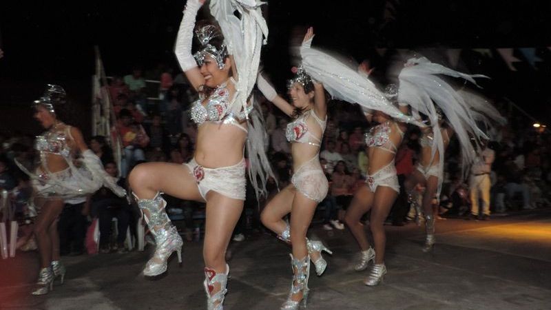 A puro ritmo y batucada se despidió la temporada con los Corsos Municipales