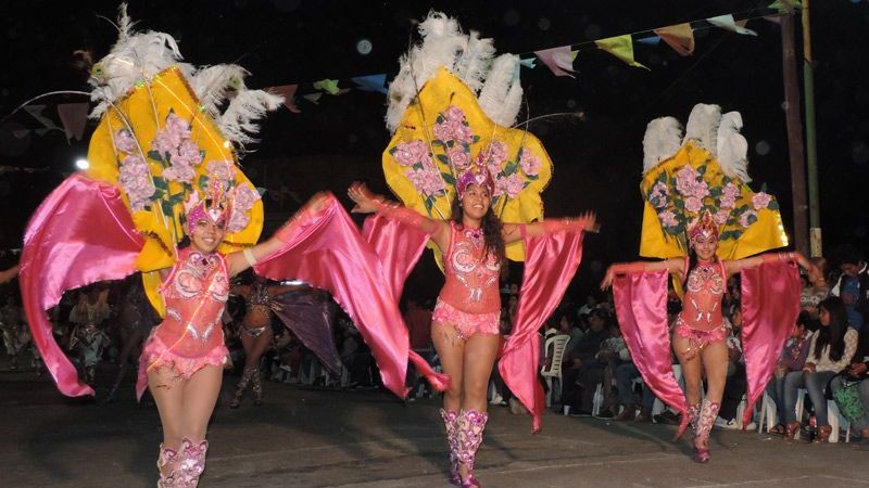 A puro ritmo y batucada se despidió la temporada con los Corsos Municipales