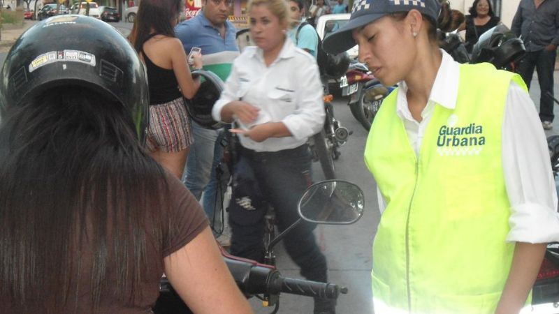Recambio de cascos en La Alameda
