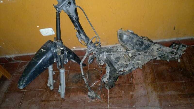 Encuentran el cuadro de una moto robada