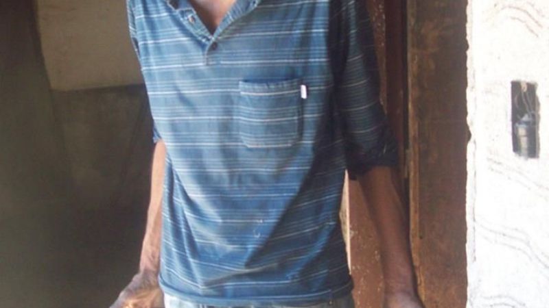 Le roban hasta al más pobre