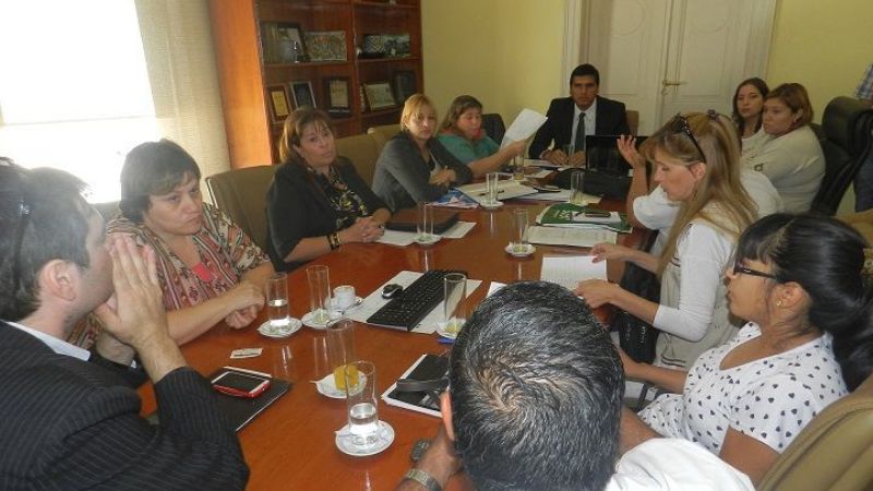 Jalil acordó 30% con docentes y comienzan las clases en Capital