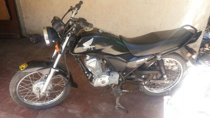 Secuestran moto robada