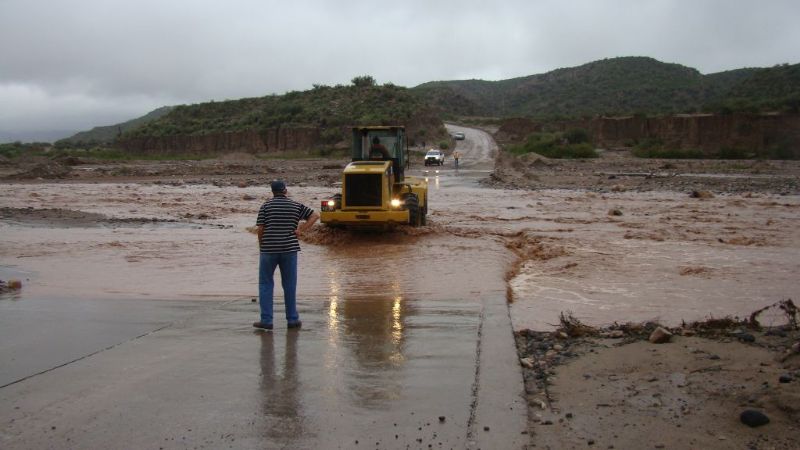 Se habilitó el tránsito de vehículos en ruta 40, en el cruce del río Villa Vil