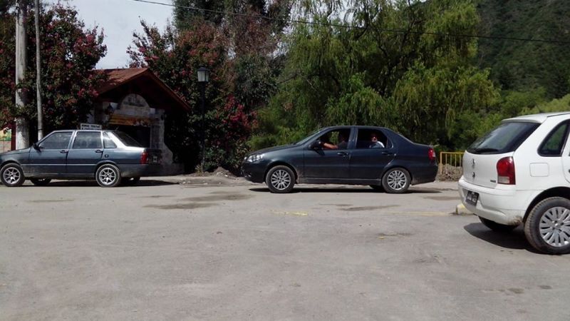 “Imbéciles” cruzaron en auto puente clausurado en El Rodeo