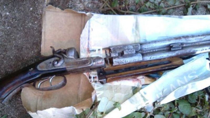 Los detienen con armas de fuego