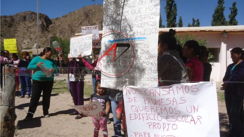 Pobladores de Tatón exigen la escuela