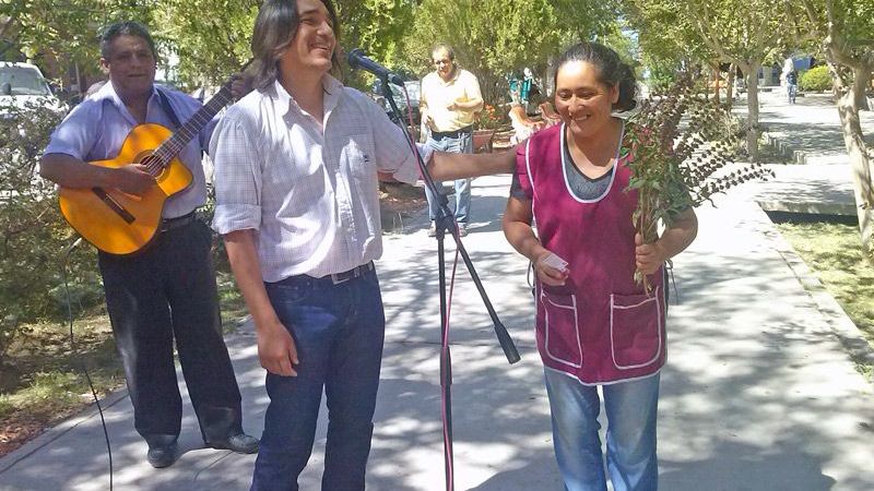 La feria de agricultores convoca cada vez más